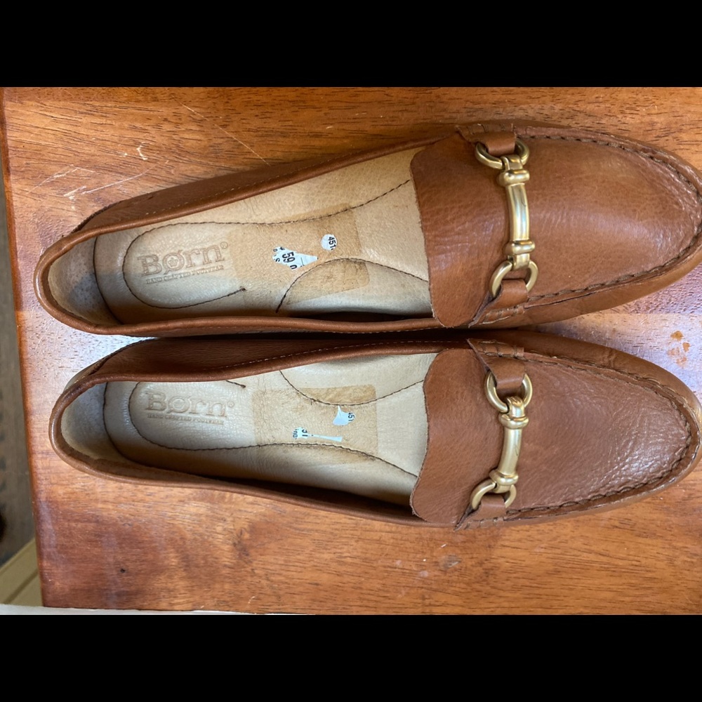 Born driving mocs 8.5 EUC